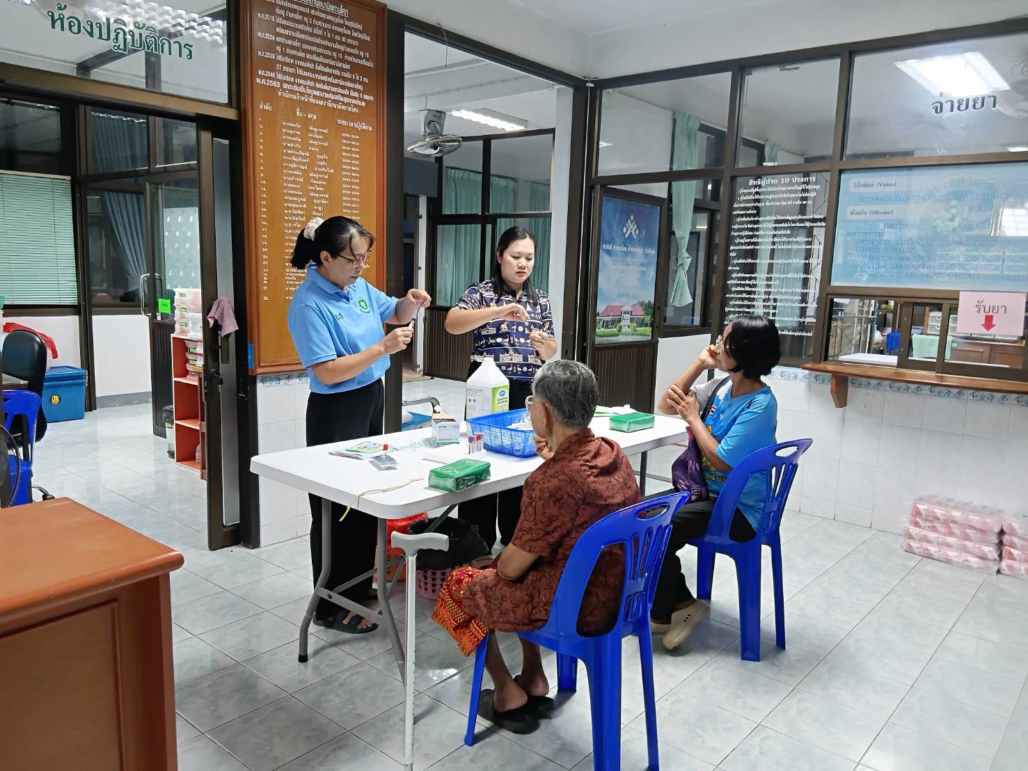 เจาะเลือดตรวจสุขภาพประจำปีสำหรับผู้ป่วยโรคเบาหวาน