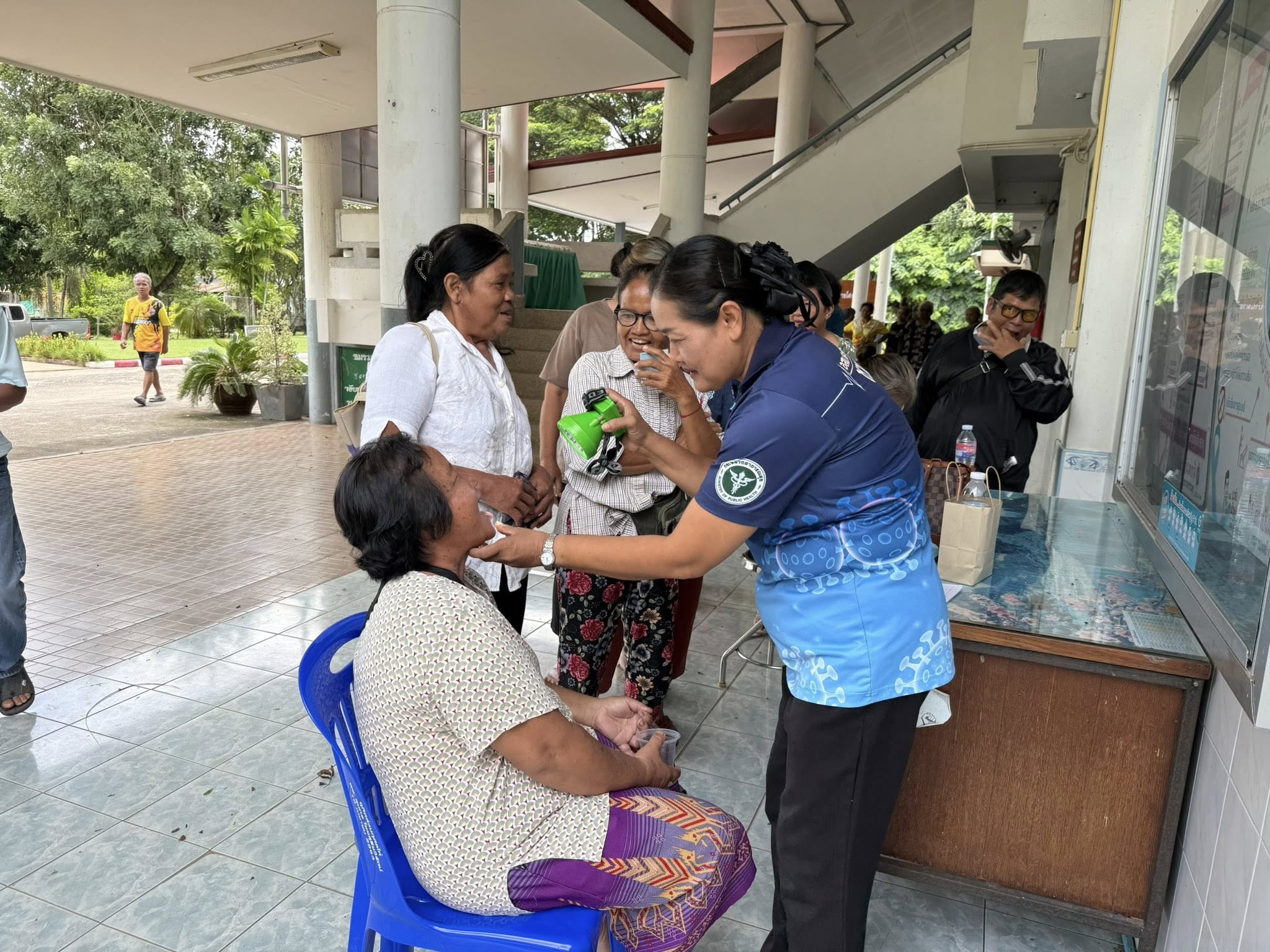 25 กันยายน 2568 รพ.สต.บ้านหายโศกร่วมกับชมรมอสม.ตำบลหายโศก ได้จัดกิจกรรม “โครงการยิ้มสดใส ก้าวสู่สูงวัยอย่างมีคุณภาพ ปีงบประมาณ 2568” สนับสนุนโดยงบกองทุนบัตรประกันสุขภาพท้องถิ่นตำบลหายโศก