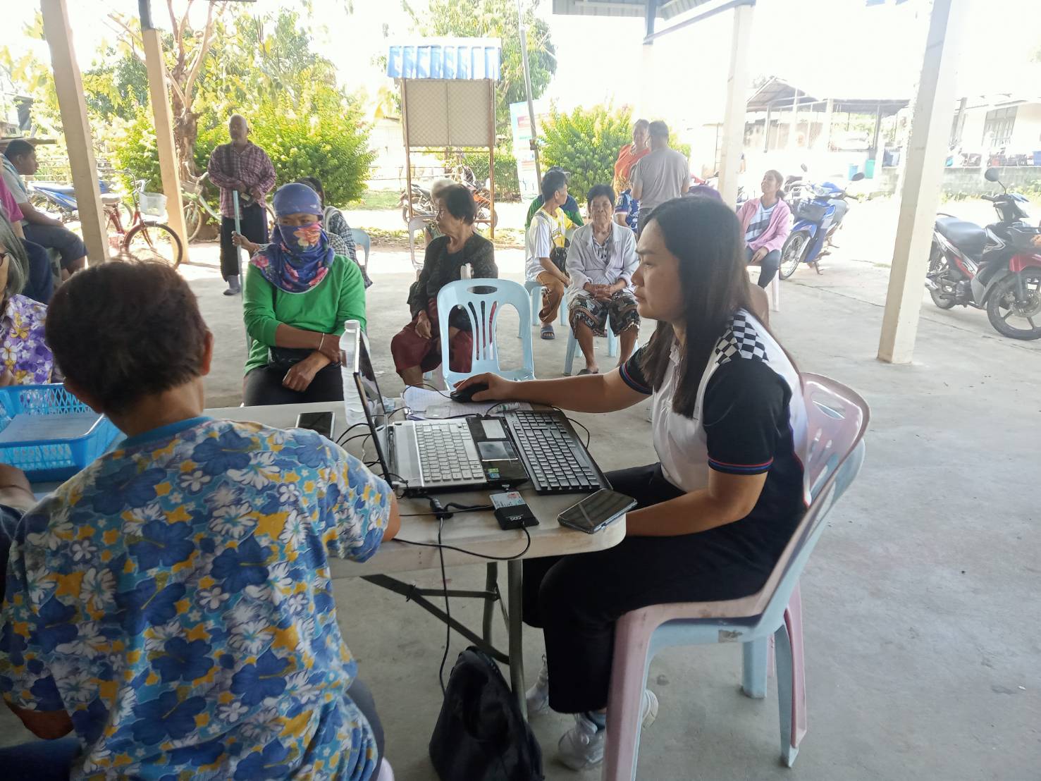 วันที่ 06 มีนาคม พ.ศ.2569 โรงพยาบาลส่งเสริมสุขภาพตําบลบ้านหายโศกให้บริการออกตรวจคัดกรองไวรัสตับอักเสบบี (HBV) และซี (HCV) นอกพื้นที่ โดยมีผู้เข้ารับ บริการทั้งหมด 82 คน